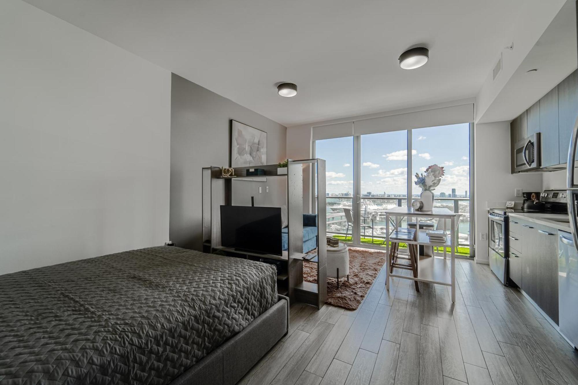Tr Miami 2 Bedroom, 1 Bedroom, And Studio Condos With Balconies Εξωτερικό φωτογραφία