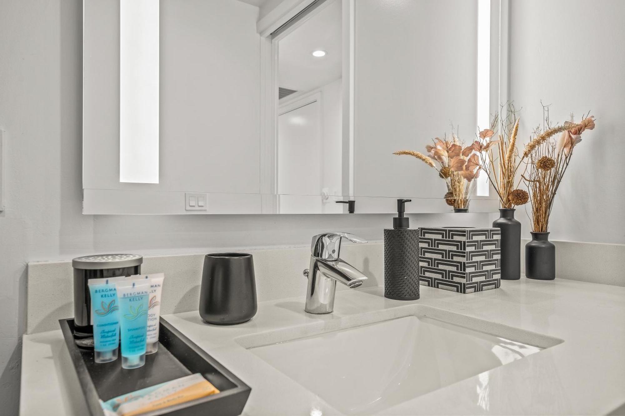 Tr Miami 2 Bedroom, 1 Bedroom, And Studio Condos With Balconies Εξωτερικό φωτογραφία