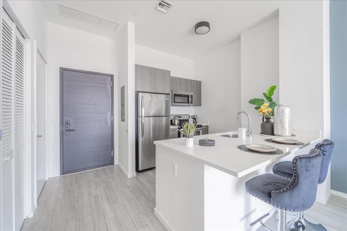 Tr Miami 2 Bedroom, 1 Bedroom, And Studio Condos With Balconies Εξωτερικό φωτογραφία