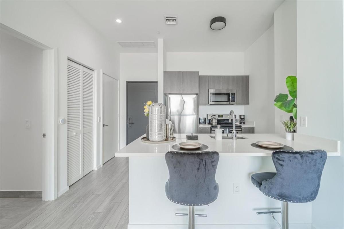 Tr Miami 2 Bedroom, 1 Bedroom, And Studio Condos With Balconies Εξωτερικό φωτογραφία
